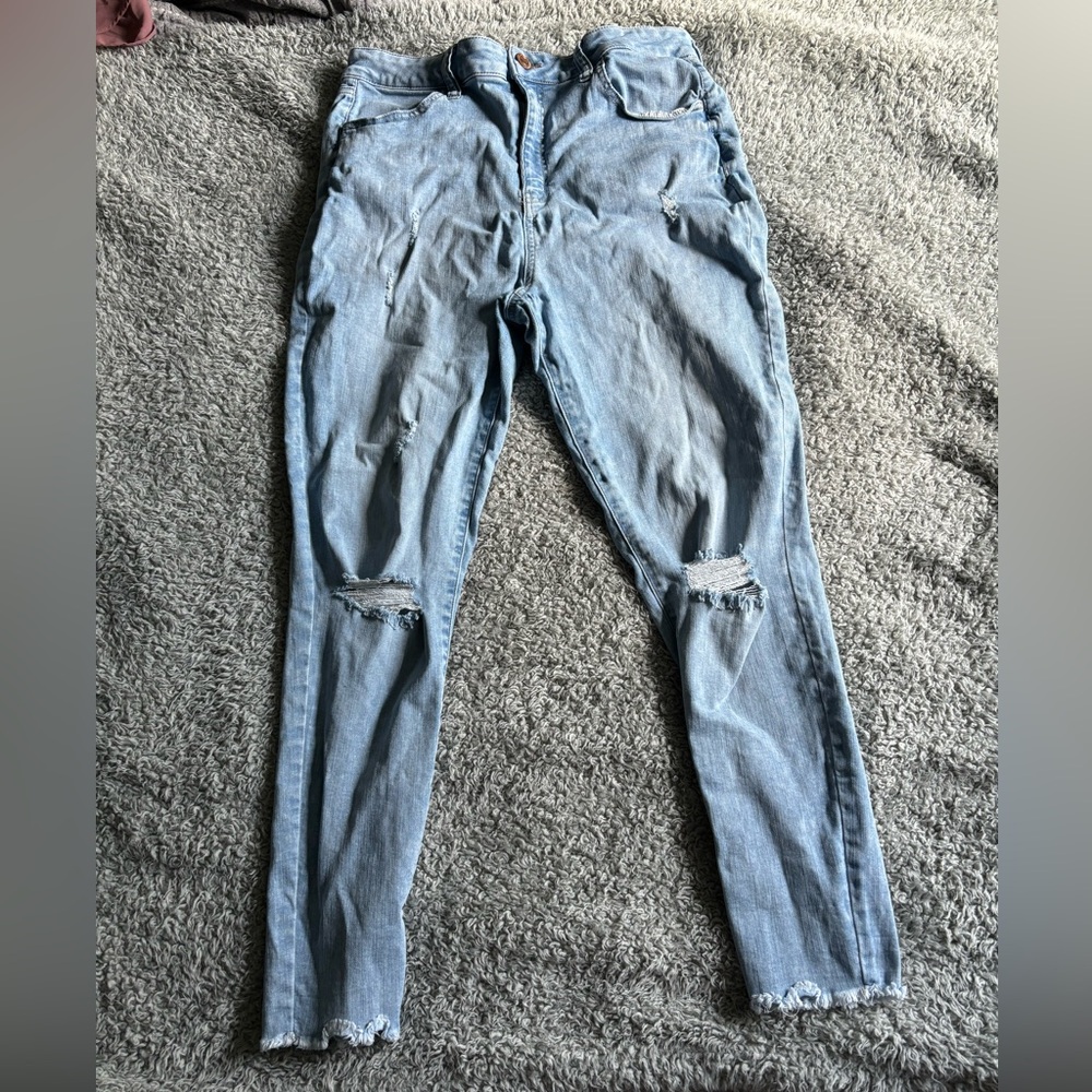 Women’s ripped jeans